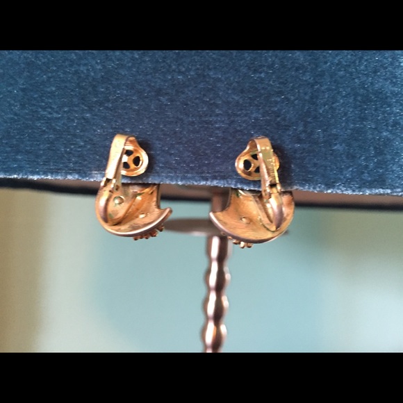 🌟SALE🌟 Vintage Trifari Moon and Stars Earrings - Picture 3 of 5